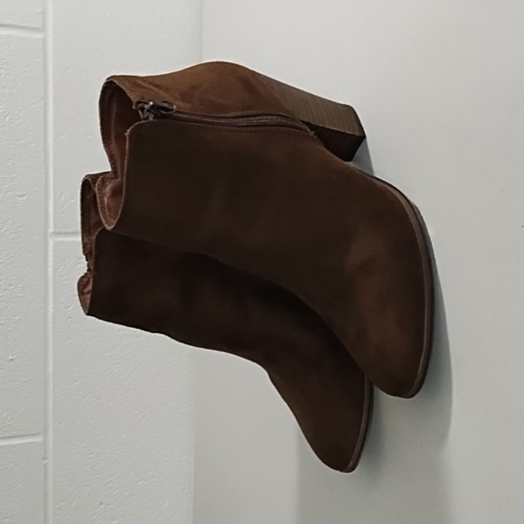 Merona Faux Chocolate Suede Ankle Boots Block Heel 8.5 Side Zip - Picture 15 of 15